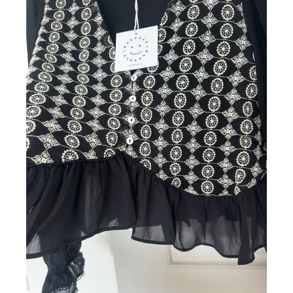 Baevely Black Long Sleeve Blouse with White Floral Embroidery Womens Size S NWT - Picture 11 of 11
